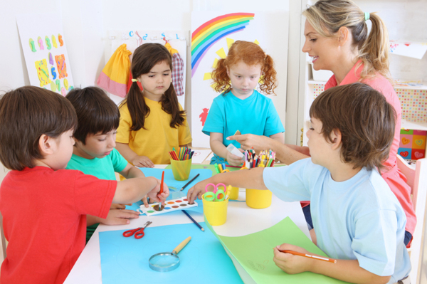 mom-with-daycare-children