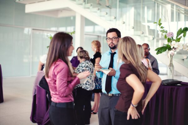 Middle East Entrepreneurs Network Announces First Networking Mixer For 2013