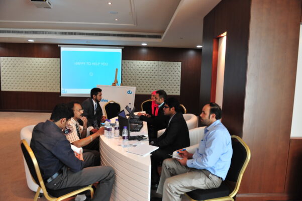 du Offers UAE SMEs Face to Face Advice at Business Help Roadshow